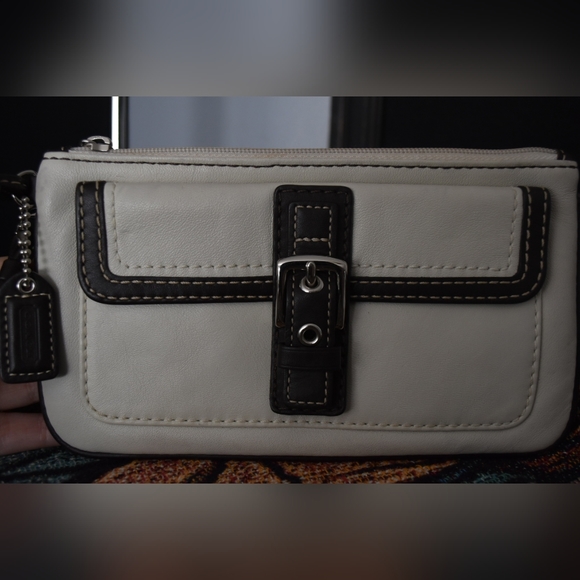 COACH Soho Wallet / Wristlet Cream/White and Brown VINTAGE! - Picture 3 of 5